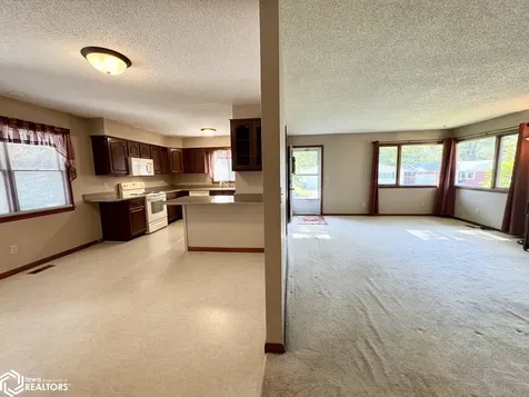 197 Crestview Drive Burlington IA 52601