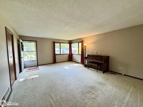 197 Crestview Drive Burlington IA 52601