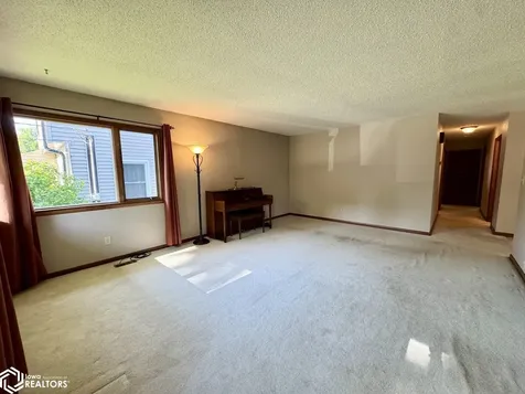 197 Crestview Drive Burlington IA 52601