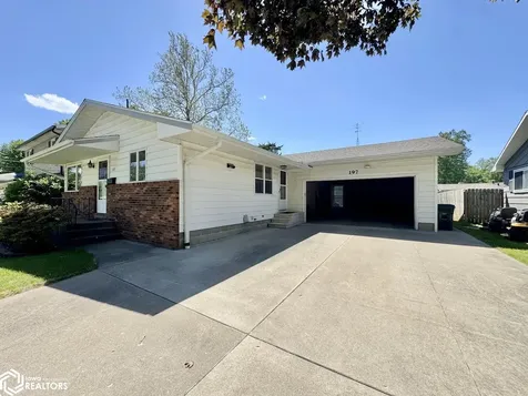 197 Crestview Drive Burlington IA 52601