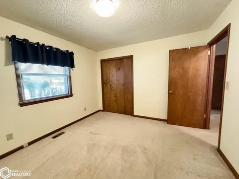 197 Crestview Drive Burlington IA 52601