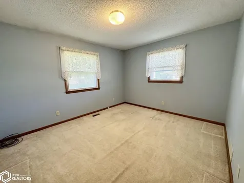 197 Crestview Drive Burlington IA 52601