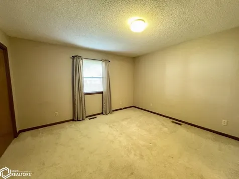 197 Crestview Drive Burlington IA 52601