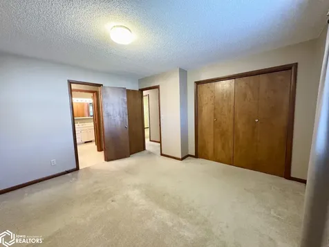 197 Crestview Drive Burlington IA 52601