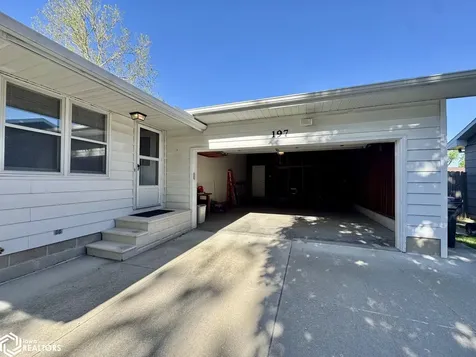 197 Crestview Drive Burlington IA 52601