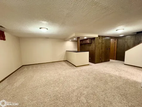 197 Crestview Drive Burlington IA 52601