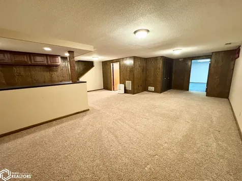 197 Crestview Drive Burlington IA 52601