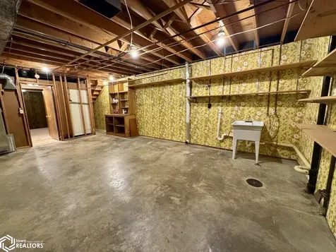 197 Crestview Drive Burlington IA 52601