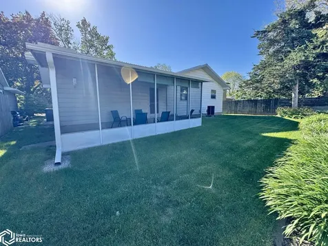 197 Crestview Drive Burlington IA 52601