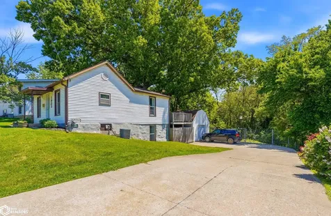 1925 Division Street Burlington IA 52601