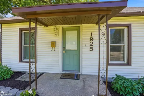 1925 Division Street Burlington IA 52601