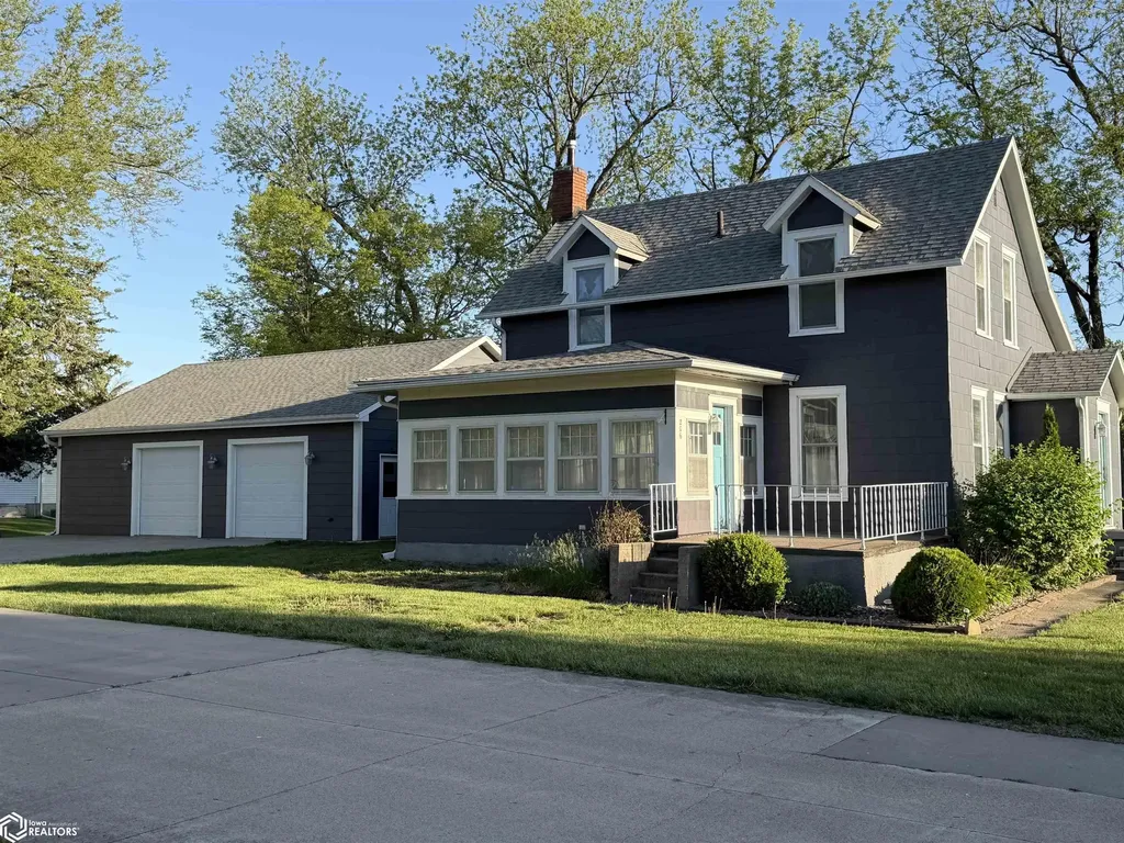 206 N High Street Montezuma IA 50171