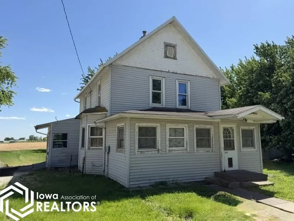 307 E Main Street Wayland IA 52654