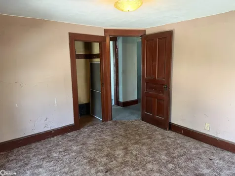 307 E Main Street Wayland IA 52654