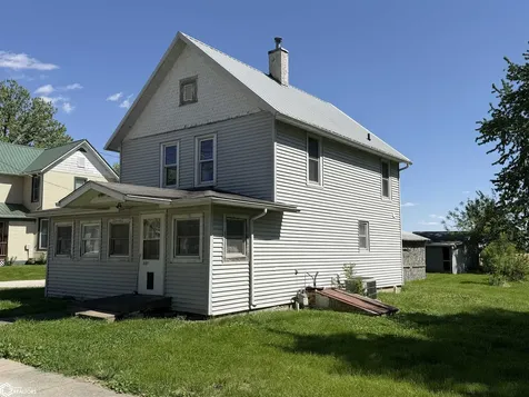 307 E Main Street Wayland IA 52654