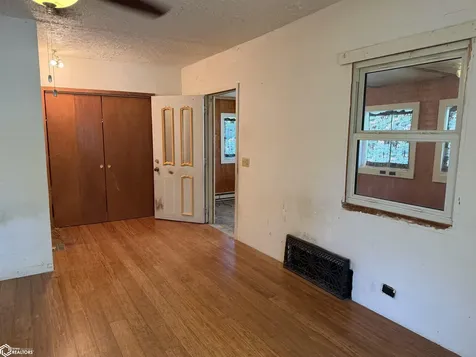 307 E Main Street Wayland IA 52654