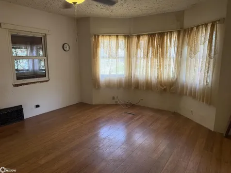 307 E Main Street Wayland IA 52654