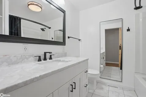 4001 145th Street Hedrick IA 52563