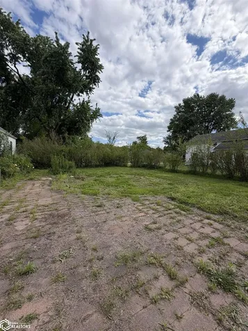 301 Spruce Street Montrose IA 52639