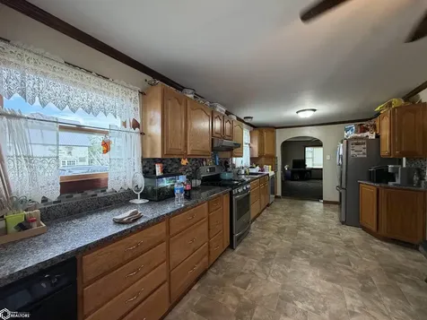 301 Spruce Street Montrose IA 52639