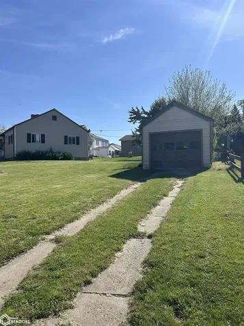 1516 Kalsem Boulevard Marshalltown IA 50158