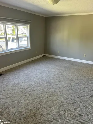 1516 Kalsem Boulevard Marshalltown IA 50158