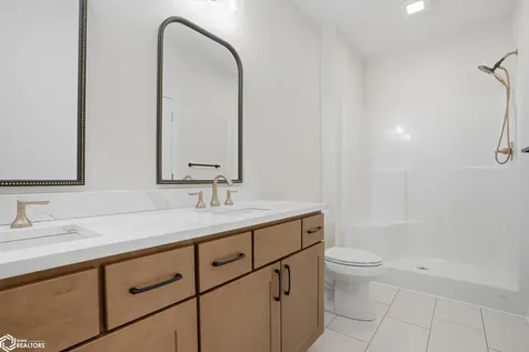 507 Sunset Drive New London IA 52645
