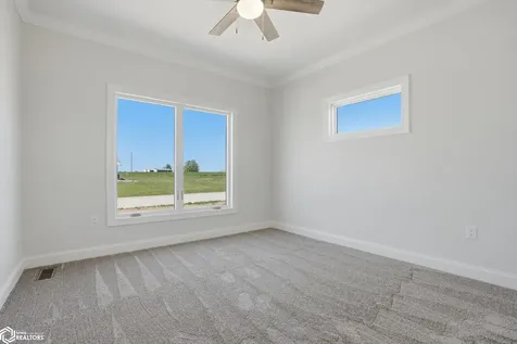 507 Sunset Drive New London IA 52645