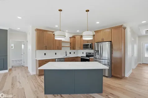 507 Sunset Drive New London IA 52645