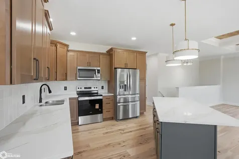 507 Sunset Drive New London IA 52645