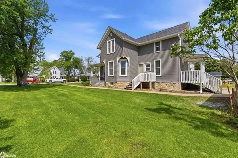 1208 Main Street Grinnell IA 50112