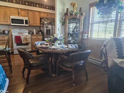 1226 212th Boulevard Belle Plaine IA 52208