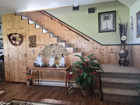 1226 212th Boulevard Belle Plaine IA 52208