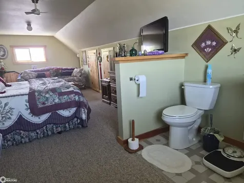 1226 212th Boulevard Belle Plaine IA 52208