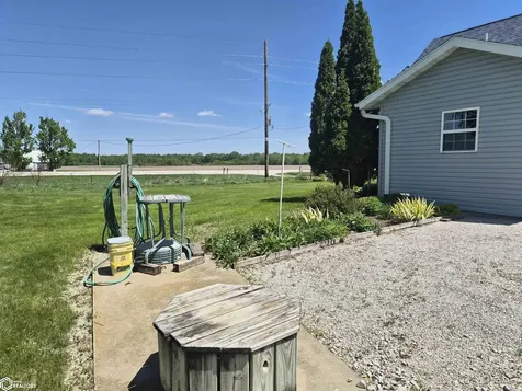 1226 212th Boulevard Belle Plaine IA 52208