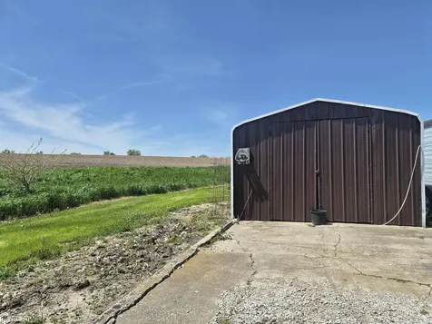 1226 212th Boulevard Belle Plaine IA 52208