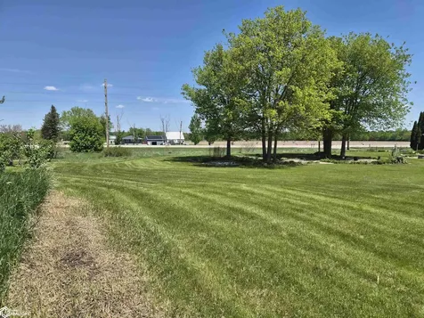 1226 212th Boulevard Belle Plaine IA 52208