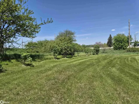1226 212th Boulevard Belle Plaine IA 52208
