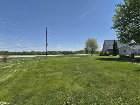 1226 212th Boulevard Belle Plaine IA 52208