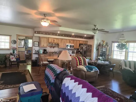 1226 212th Boulevard Belle Plaine IA 52208