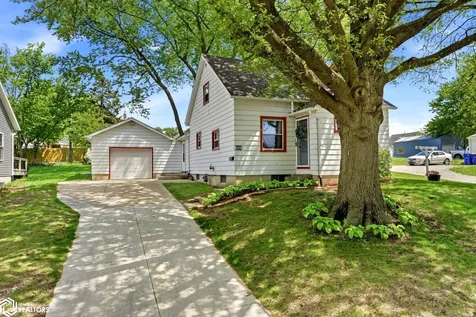 608 S Ave B Washington IA 52353