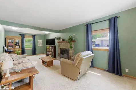 608 S Ave B Washington IA 52353