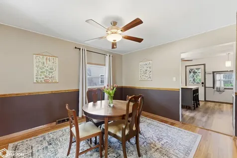 608 S Ave B Washington IA 52353