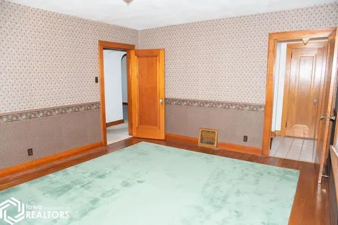 205 Vogel Avenue Ottumwa IA 52501