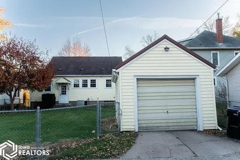 205 Vogel Avenue Ottumwa IA 52501