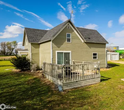 2405 II Avenue Toledo IA 52342