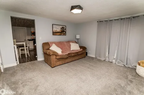 2405 II Avenue Toledo IA 52342