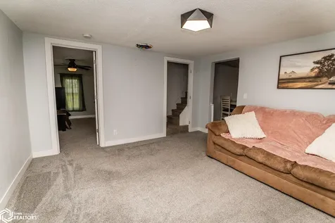 2405 II Avenue Toledo IA 52342