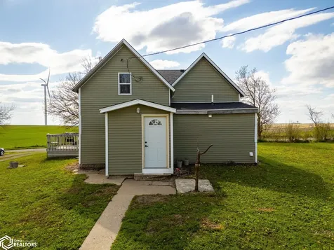 2405 II Avenue Toledo IA 52342