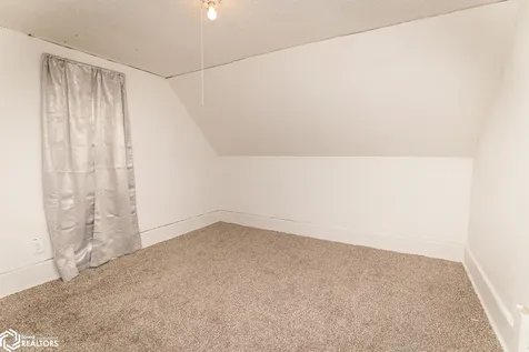 2405 II Avenue Toledo IA 52342